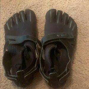 fila skeltatoes water shoes with hard bottom